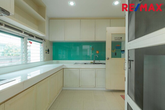 ขายเดอะแกรนด์ พระราม2 โซน Infinia บ้านเดี่ยวหลังมุม ถนนเมน Built in ทั้งหลัง