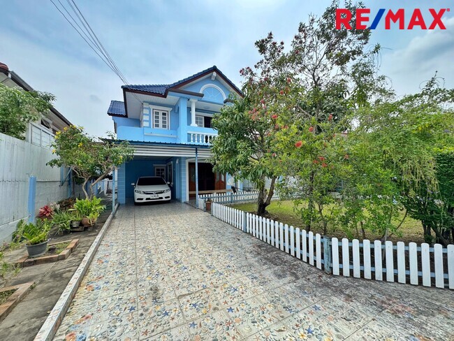 บ้านเดี่ยว รัตนาธิเบศร์ ใกล้รถไฟฟ้า 2 สาย รีโนเวทใหม่ทั้งหลัง มณียา ท่าอิฐ พร้อมอยู่ทันที ทำเลดี เหมาะสำหรับอยู่อาศัยหรือทำ Home Office ราคาสุดคุ้ม