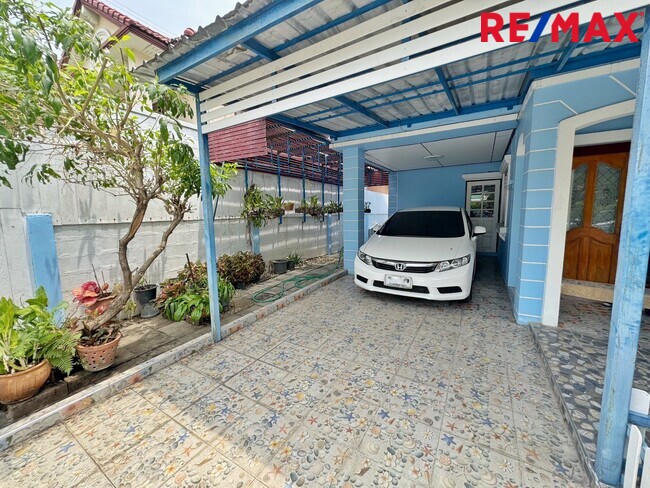 บ้านเดี่ยว รัตนาธิเบศร์ ใกล้รถไฟฟ้า 2 สาย รีโนเวทใหม่ทั้งหลัง มณียา ท่าอิฐ พร้อมอยู่ทันที ทำเลดี เหมาะสำหรับอยู่อาศัยหรือทำ Home Office ราคาสุดคุ้ม