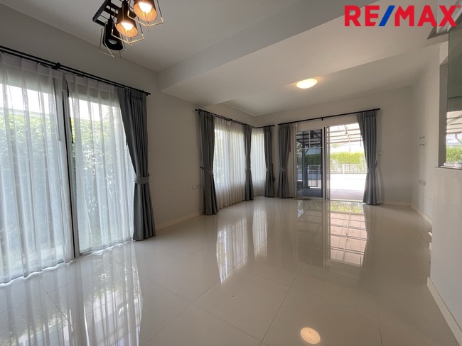 ขายบ้านบางพลี Villaggio บางนา-เทพารักษ์ ใกล้เมกาบางนาและสนามบินสุวรรณภูมิ
