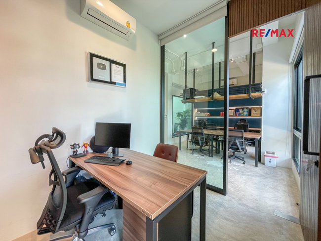 ขายด่วน โฮมออฟฟิศหรู หลังมุม 4 ชั้น แบบใหญ่สุดในโครงการ โครงการ ARCO HOME OFFICE เอกมัย-รามอินทรา