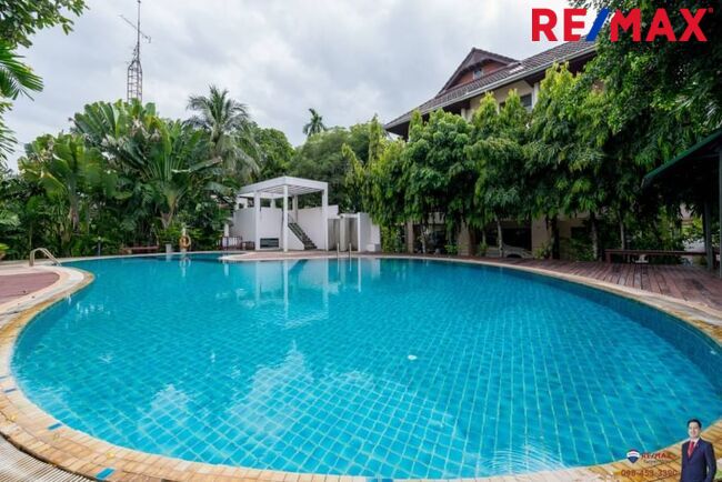 มาใหม่! 2025) บ้านสวนริมคลอง บางมด พระราม2 (พุทธบูชา) 35.9 ตร.วา หน้ากว้าง 6.8 เมตร TownHouse หลังมุมสวย พระรามสอง ใกล้รร. รุ่งอรุณ ในโครงการที่มีต้นไม้ใหญ่ร่มรื่นที่สุดของหมู่บ้านนึง