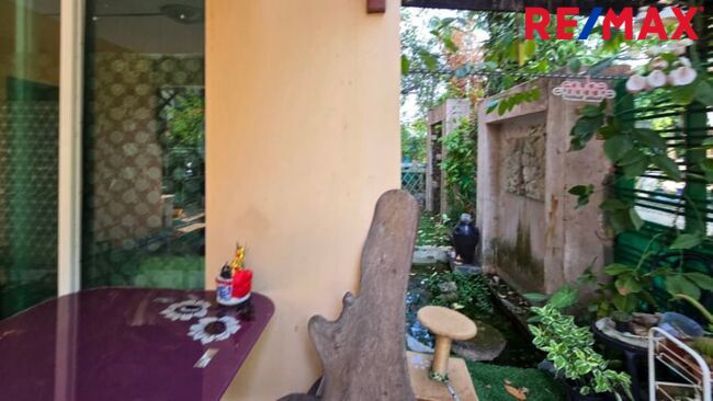 มาใหม่! 2025) บ้านสวนริมคลอง บางมด พระราม2 (พุทธบูชา) 35.9 ตร.วา หน้ากว้าง 6.8 เมตร TownHouse หลังมุมสวย พระรามสอง ใกล้รร. รุ่งอรุณ ในโครงการที่มีต้นไม้ใหญ่ร่มรื่นที่สุดของหมู่บ้านนึง