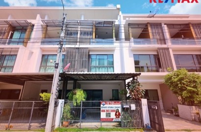 The Terrace รามอินทรา65 ทาวน์โฮม3ชั้น (ซอยถนอมมิตร) ที่ดิน 22 ตร.วา ใช้สอย 180 ตร.ม. เดินทางไปได้ทั้ง พระราม 9 / เอกมัย / บางนา / ดาวคะนอง หรือจะวนไปออกวงแหวนตะวันออกเพื่อไปลำลูกกา รังสิต