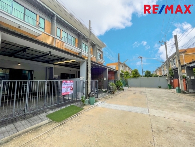 ECO SPACE เกษตร-นวมินทร์ 2 พื้นที่ 20.9 ตร.ว. พื้นที่ใช้สอย 175 ตร.ม. เหมาะสำหรับทำโฮมออฟฟิศ สำนักงาน หรืออยู่อาศัย ต่อเติมห้องครัวแล้ว