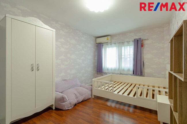 ขายทาวน์โฮม3ชั้น ห้องริมมีพื้นที่ ม.เออร์เบิน สาทร ติดถนนราชพฤกษ์ ใกล้รถไฟฟ้า BTS และ MRT บางหว้า
