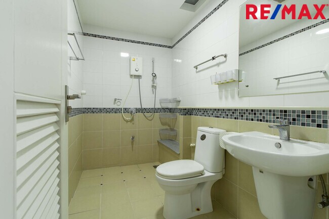 ขายทาวน์โฮม3ชั้น ห้องริมมีพื้นที่ ม.เออร์เบิน สาทร ติดถนนราชพฤกษ์ ใกล้รถไฟฟ้า BTS และ MRT บางหว้า
