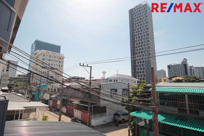 ขาย โฮมออฟฟิศ ใจกลางสุขุมวิท 5 นาทีถึง BTS บางจาก จอดรถ 2 คัน