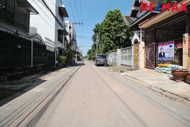 ขาย โฮมออฟฟิศ ใจกลางสุขุมวิท 5 นาทีถึง BTS บางจาก จอดรถ 2 คัน
