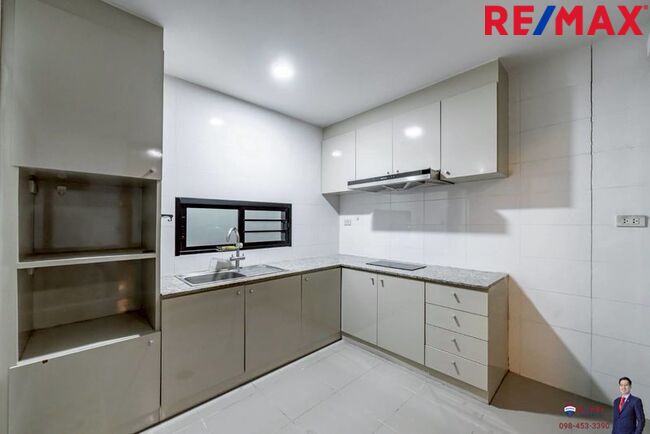 [ New Listing! 2025 ] Town Avenue Cocos ทาวน์โฮมจาก Sansiri หลังมุม 22.5 ตร.วา (ต่อเติมครัวสวย L- Shape Modern ครบ #ลงเสาเข็มให้แล้ว ) พระรามสอง ซอย 50, แยก 7, ใกล้ Central พระรามสอง เพียง 700 เมตร [ราคาพิเศษ!]