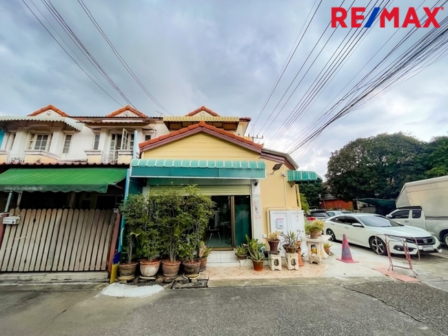 หมู่บ้านเคซี รามอินทรา 8 (K.C. Ramintra 8) หลังริม บนที่ดิน 24 ตร.ว. เชื่อมต่อถนนสายไหม