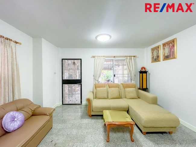 หมู่บ้านเคซี รามอินทรา 8 (K.C. Ramintra 8) หลังริม บนที่ดิน 24 ตร.ว. เชื่อมต่อถนนสายไหม