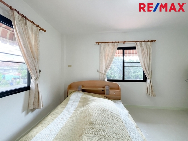 หมู่บ้านเคซี รามอินทรา 8 (K.C. Ramintra 8) หลังริม บนที่ดิน 24 ตร.ว. เชื่อมต่อถนนสายไหม