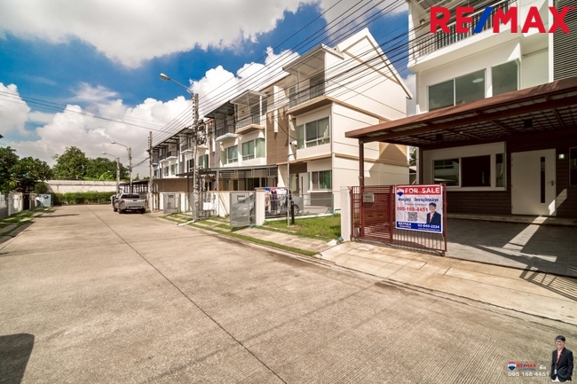 ขายบ้านพุทธบูชา บ้านใหม่1พุทธบูชา36(หลังมุม วิวสวน) สภาพดี รีโนเวทใหม่ ราคาดีที่สุดในโครงการ 3.19 ล้าน ติดอู่รถเมล์สาย75