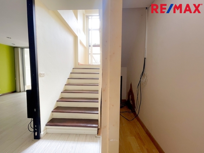 หมู่บ้าน 84 (Baan 84 Mansion) ทาวน์โฮม 3 ชั้น ใกล้ Central Festival Eastville พื้นที่ 28.1 ตารางวา | ไม่มีค่าส่วนกลาง I วิวหลังบ้านเป็นต้นไม้สวนสวย