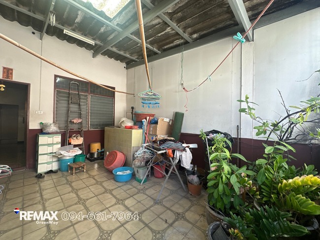ขายตึกแถว 3 ชั้น ซอยท่าดินแดง 1 | ใกล้ถนนใหญ่-ตลาดท่าดินแดง | เหมาะอยู่อาศัยหรือทำธุรกิจขนาดเล็ก ราคาเพียง 6 ล้าน