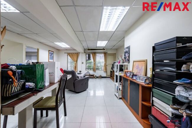 มาใหม่! (New Exclusive Listing! 2024!) Thonglor Tower ทองหล่อ ซ. 18 (ซอยเบนซ์ทองหล่อ) 3 ห้องนอนขนาดใหญ่ ราคาดีที่สุดในโครงการและในสุขุมวิท พร้อมสิทธิ์จอดรถถึง 2 คัน