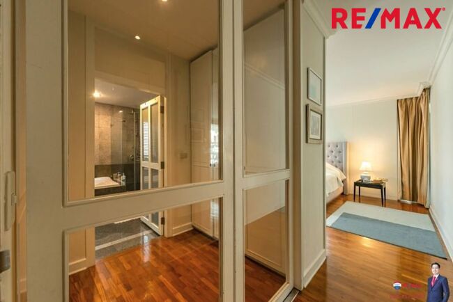 ขาย คอนโด Noble House Ruamruedee 134.2 ตร.ม 2 ห้องนอนใหญ่ ห้องมุม! ถนนร่วมฤดี ใกล้ One Bangkok! ราคาดีที่สุดในย่านร่วมฤดีที่เป็นห้องใหญ่ พร้อมแต่ง Built-in สวย Modern Classic เป็น Layout หน้ากว้าง แสงธรรมชาติเข้าโปร่งดี