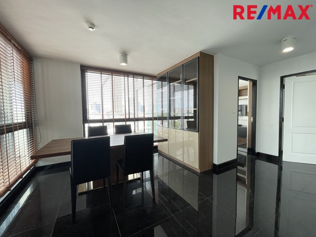 Condo for rent, Bangkok Feliz Sukhumvit 69 BTS พระโขนง คลองเตย 2 ห้องนอน ราคาดี ห้องมุม พร้อมแต่งสวย Built-in และเฟอร์นิเจอร์วัสดุอย่างดี