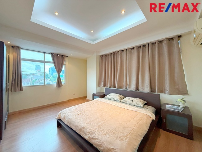 ขายคอนโดห้องใหญ่ ห้องมุม 126.17 ตร.ม. 2 ห้องนอน โครงการคอนแดร์ มณียา วิภาวดี 20 ตึกการบินไทย