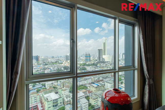 ขายคอนโด Hive สาทร | วิว ICONSIAM | ชั้นสูง | แต่งครบ | ติด BTS กรุงธนบุรี | 70 ตร.ม. เพียง 7.99 ล้านบาท
