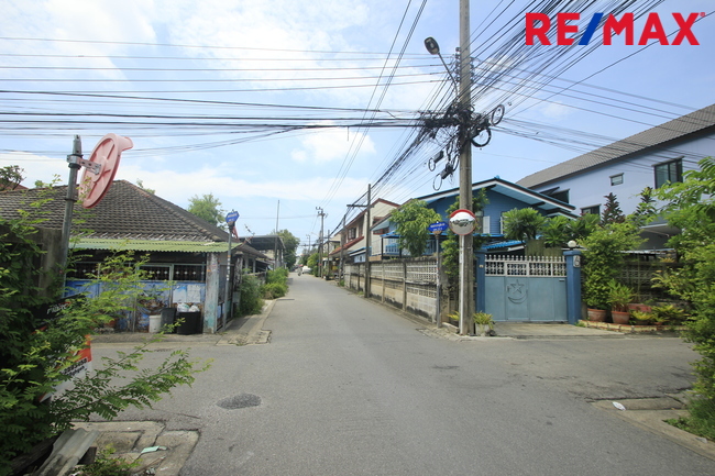 ขายที่ดินประชาอุทิศ 69 แยก 16-6 สุขสวัสดิ์ 64 ที่ดินถมแล้ว สร้างบ้าน 47วา ใกล้มหาวิทยาลัยเทคโนโลยีพระจอมเกล้าธนบุรี ขายถูก 1.9 ล้านบาท