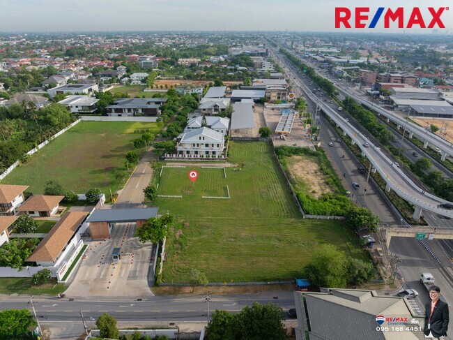 ขายที่ดินบางแค เนื้อที่ 201.70 ตร.วา. หมู่บ้านธนะธำรงวิลเลจ (แปลงมุม) ต้นโครงการ ใกล้เดอะมอลล์บางแค-MRTหลักสอง เหมาะกับการสร้างบ้านหรู