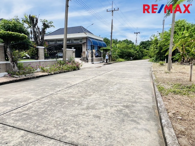 ขายที่ดินถูก 282 ตร.วา ถมแล้ว กฤษดานคร 26 ซิตี้กอล์ฟฮิลล์ นครชัยศรี จ. นครปฐม