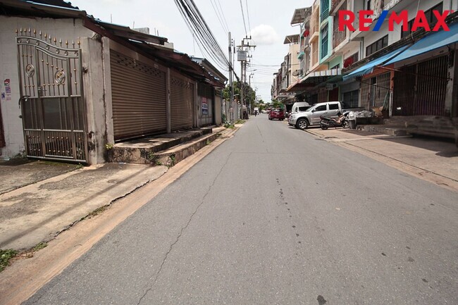 ขายที่ดิน จรัญสนิทวงศ์ 25 ห่างจากถนนหลัก 700 เมตร ถมแล้ว ฟรีตึก 239 ตรว.