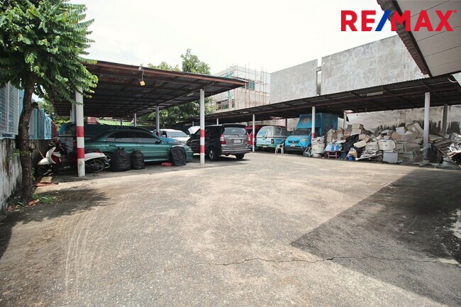 ขายที่ดิน จรัญสนิทวงศ์ 25 ห่างจากถนนหลัก 700 เมตร ถมแล้ว ฟรีตึก 239 ตรว.