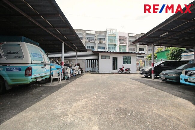 ขายที่ดิน จรัญสนิทวงศ์ 25 ห่างจากถนนหลัก 700 เมตร ถมแล้ว ฟรีตึก 239 ตรว.