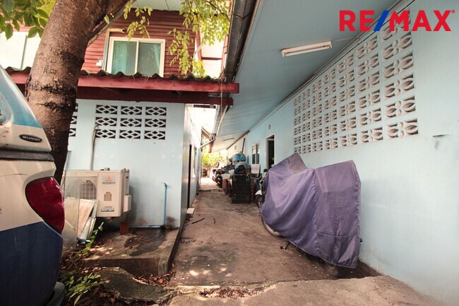 ขายที่ดิน จรัญสนิทวงศ์ 25 ห่างจากถนนหลัก 700 เมตร ถมแล้ว ฟรีตึก 239 ตรว.