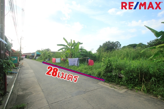 ที่ดินเพชรเกษม77 เลียบคลองภาษีเจริญฝั่งเหนือ สวัสดิการ1แยก5/2 ที่ดิน 285ตารางวา ทำเลดี เหมาะสร้างบ้าน หอพัก โกดังเก็บของ เข้าออกได้หลายทาง ราคาถูก